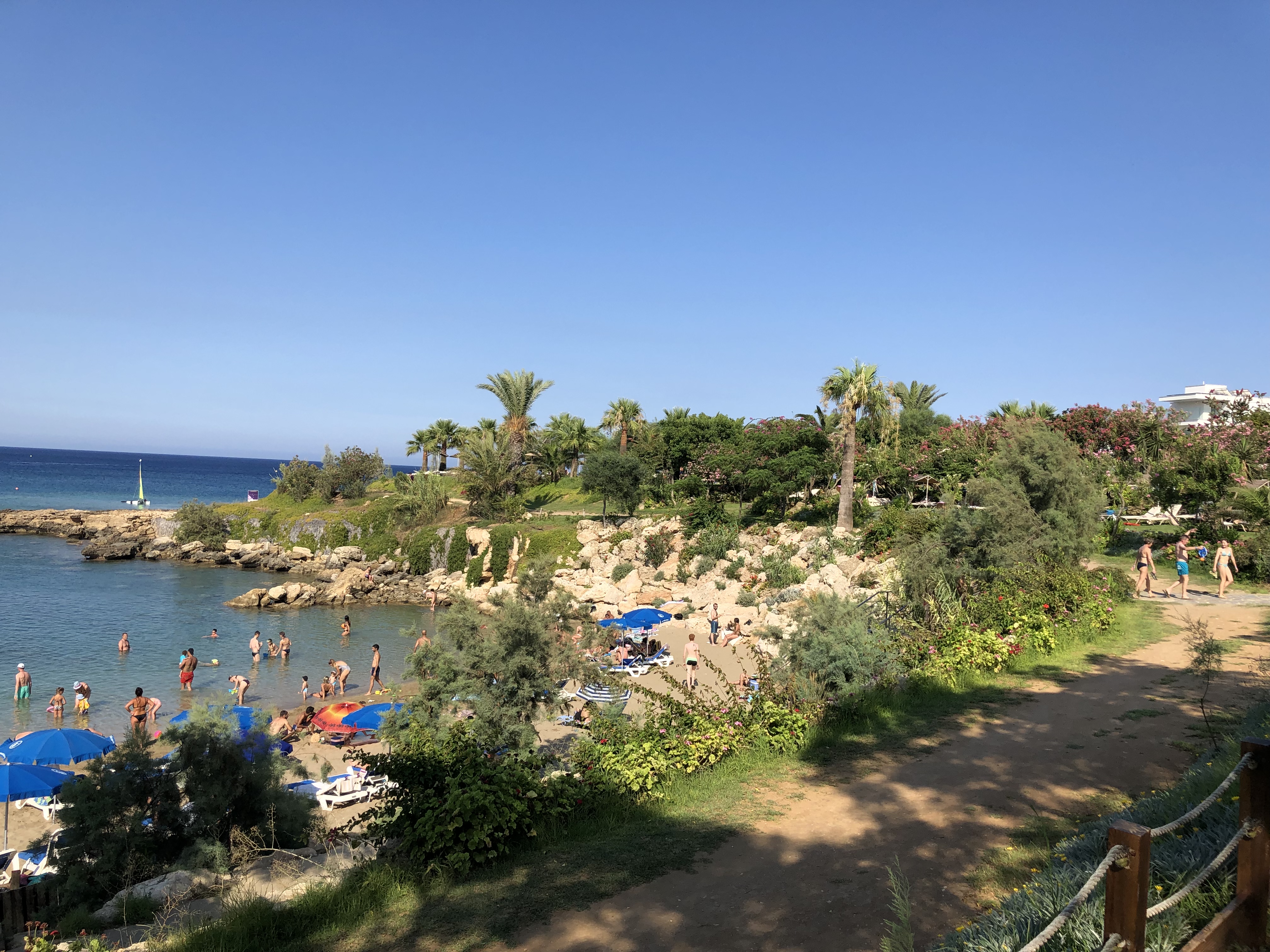 Фото Crystal Springs Beach Hotel