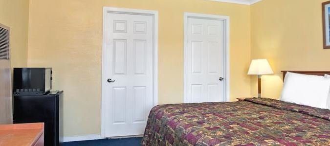 Фото Knights Inn Santa Cruz