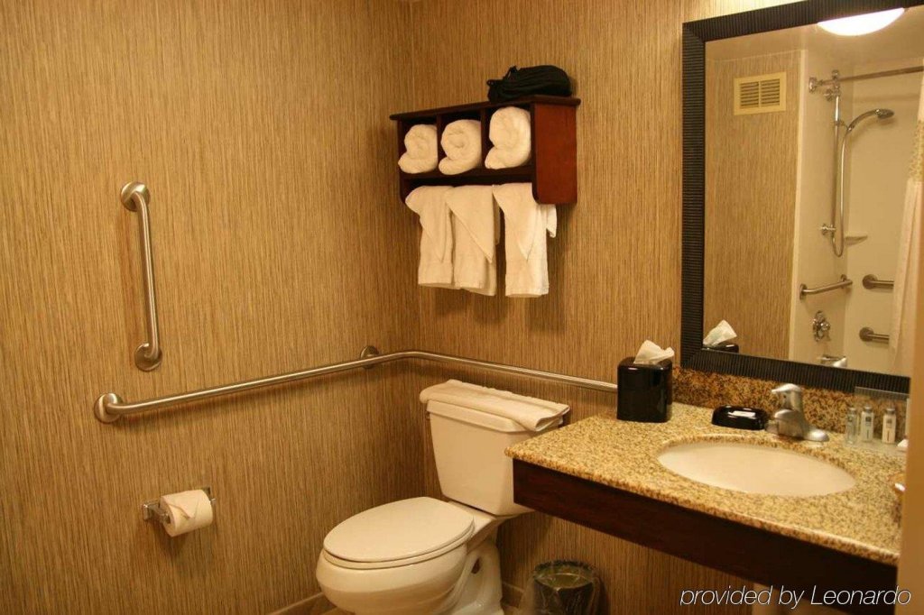 Фото Hampton Inn Scranton at Montage Mountain