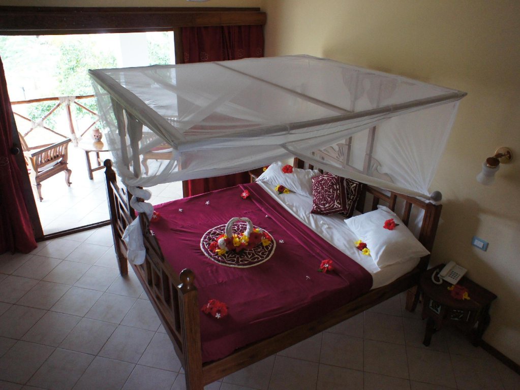 Фото Uroa Bay Beach Resort