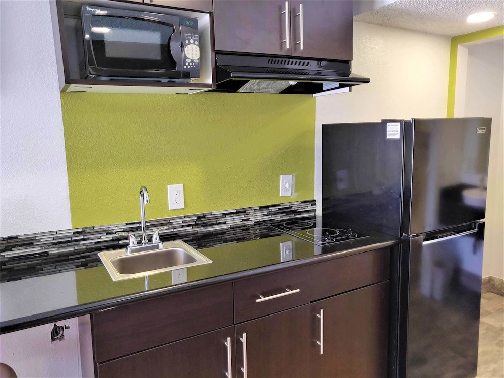 Фото Motel 6 Fresno CA Yosemite Hwy