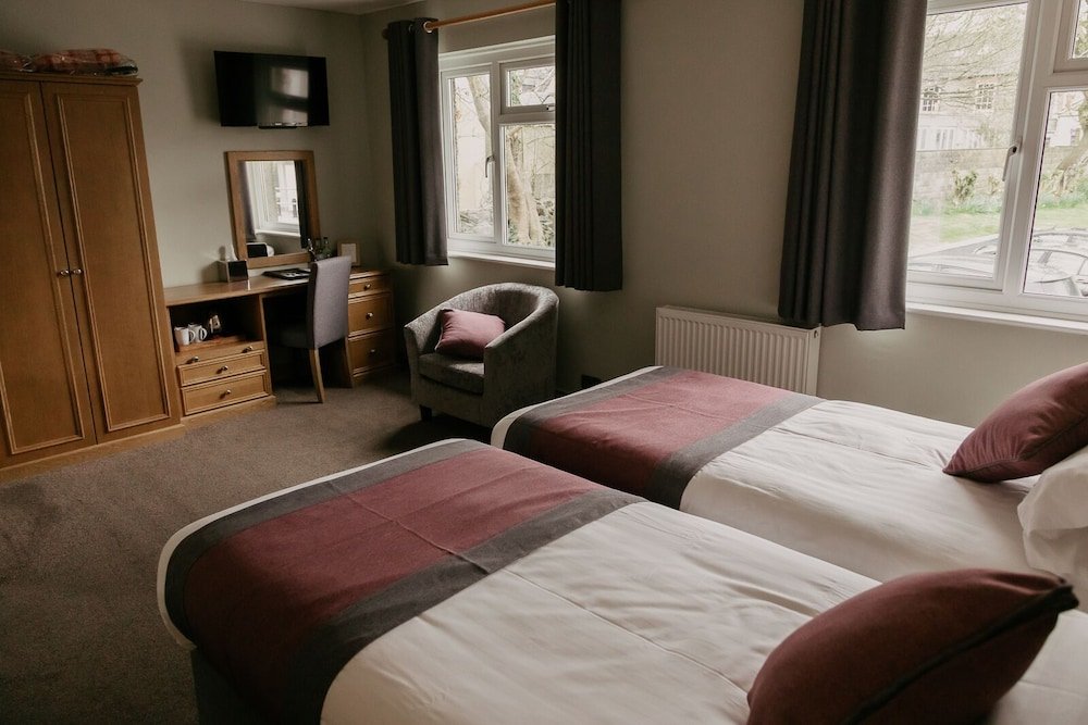 Фото St Davids Cross Hotel