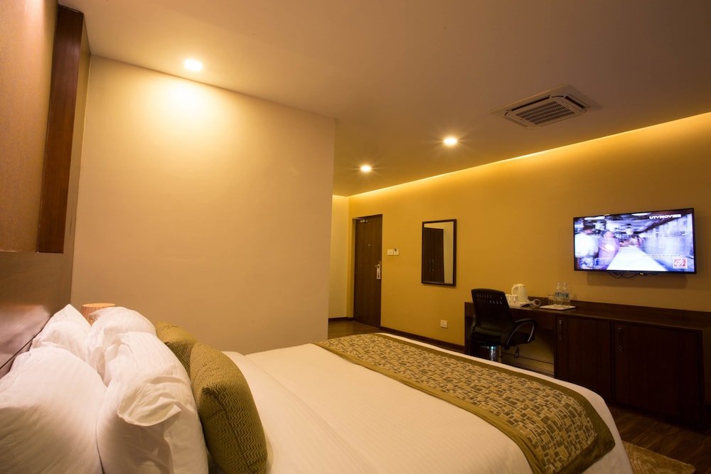 Фото Yatri Suites & SPA