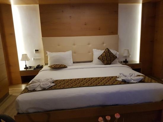 Фото Hotel Mahis Gateway