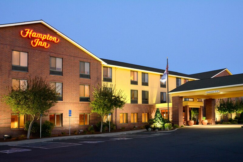 Гостиница Hampton Inn Medford