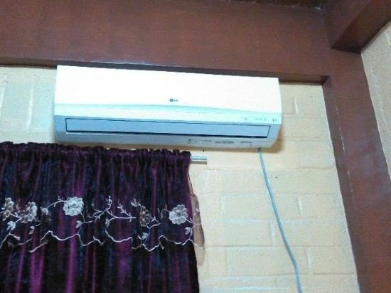 Фото Oyo 749 La Maria Pension And Tourist Inn Hotel