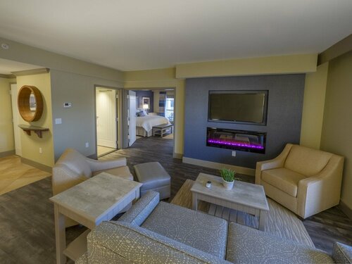 Гостиница Chautauqua Harbor Hotel - Jamestown в Джеймстауне
