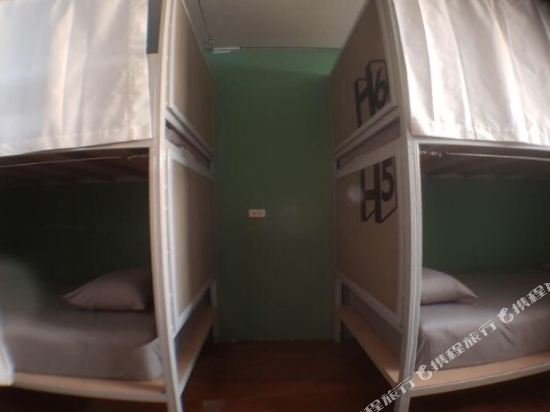 Фото Hosts Hua Hin