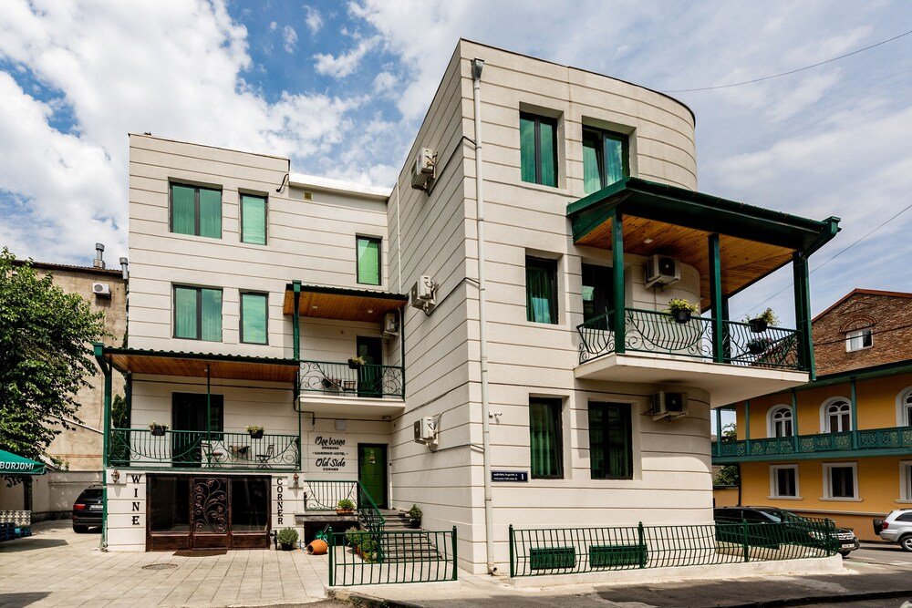 Фото отеля 1