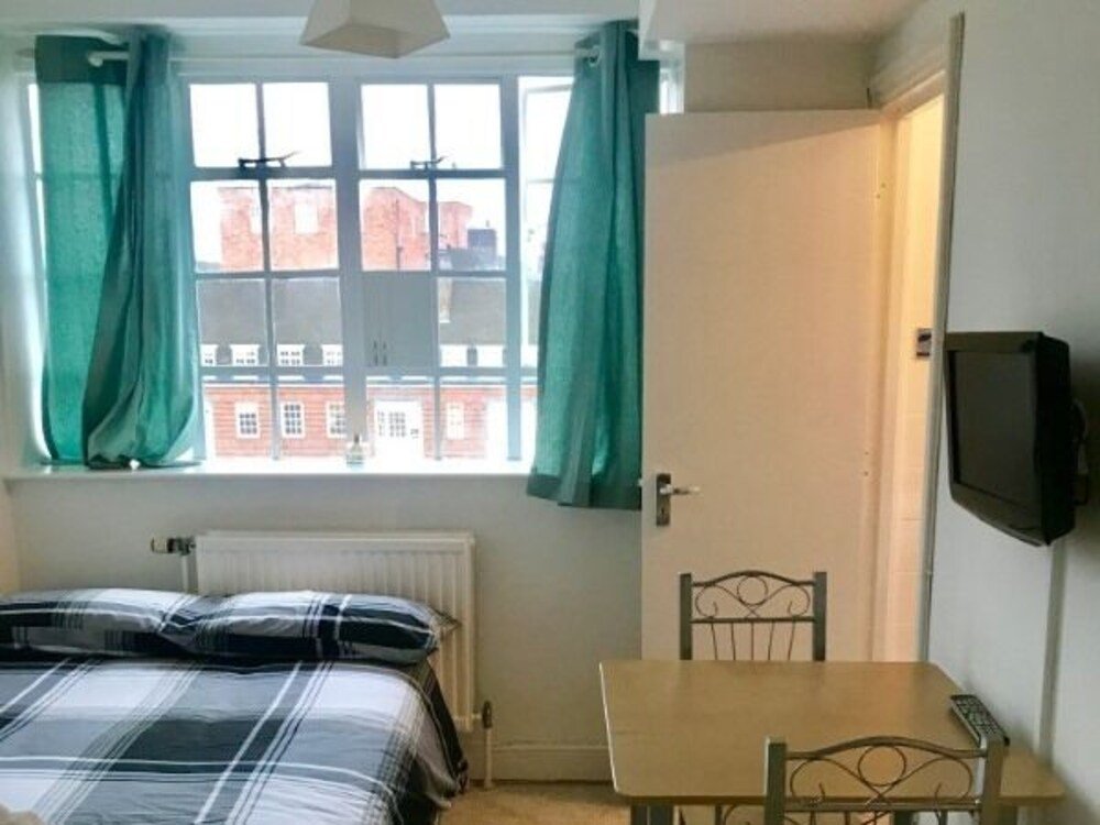 Фото Cosy Apt Chelsea Cloister