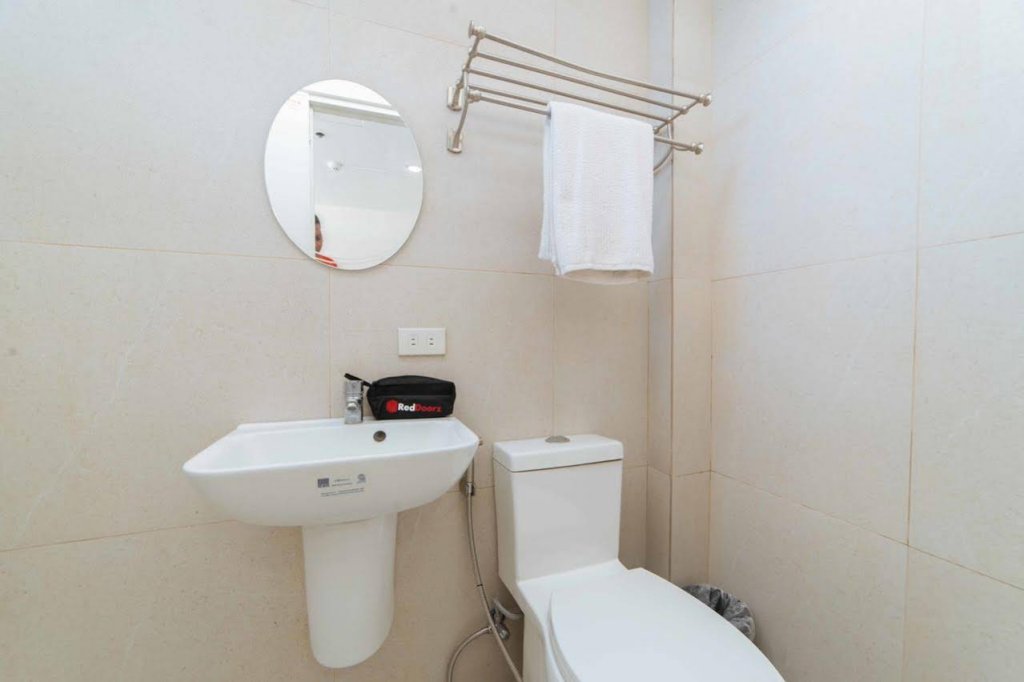 Фото RedDoorz Ledesco Avenue Lapaz Iloilo