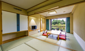 отель Hotel Green Plaza Hakone