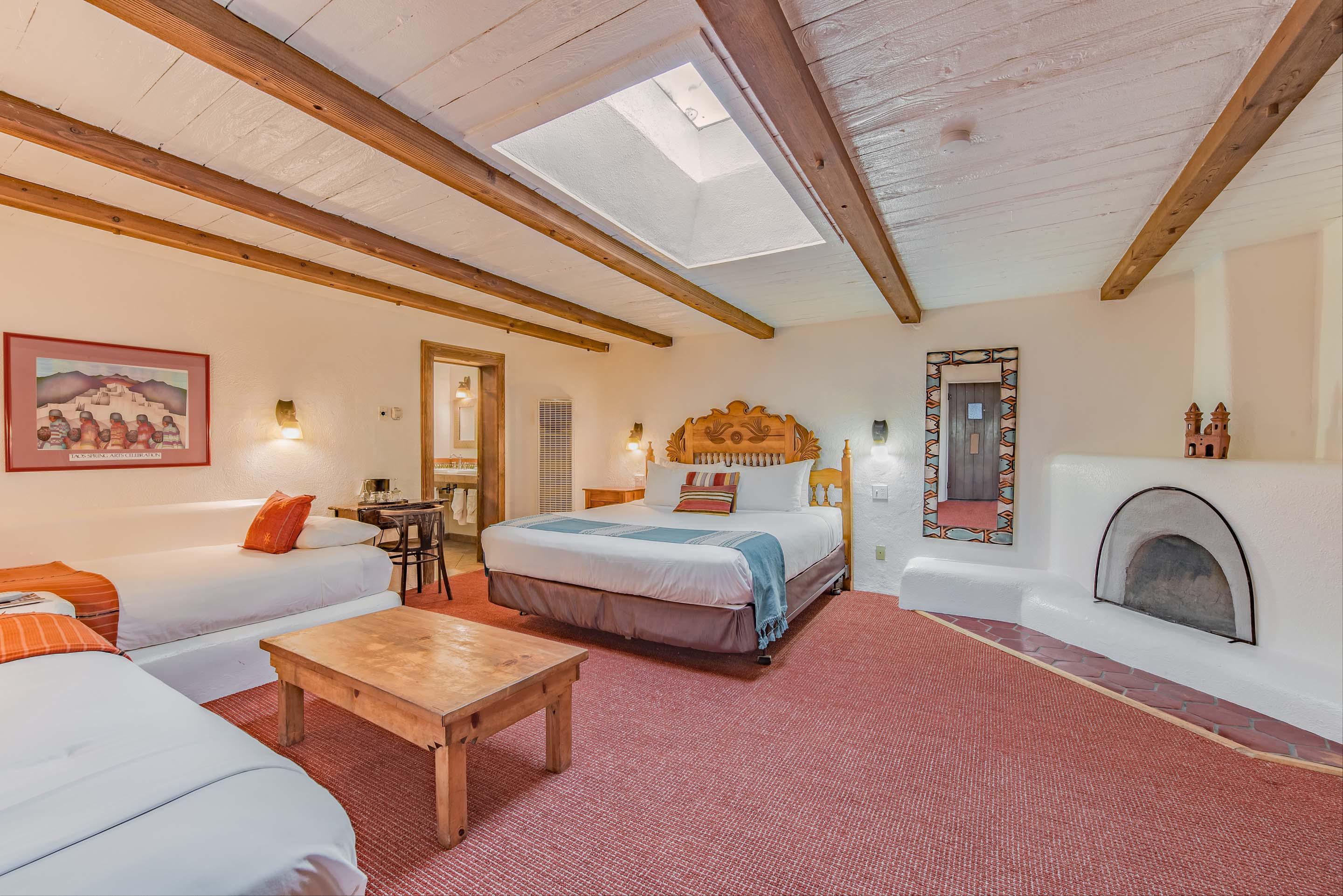 Фото The Historic Taos Inn