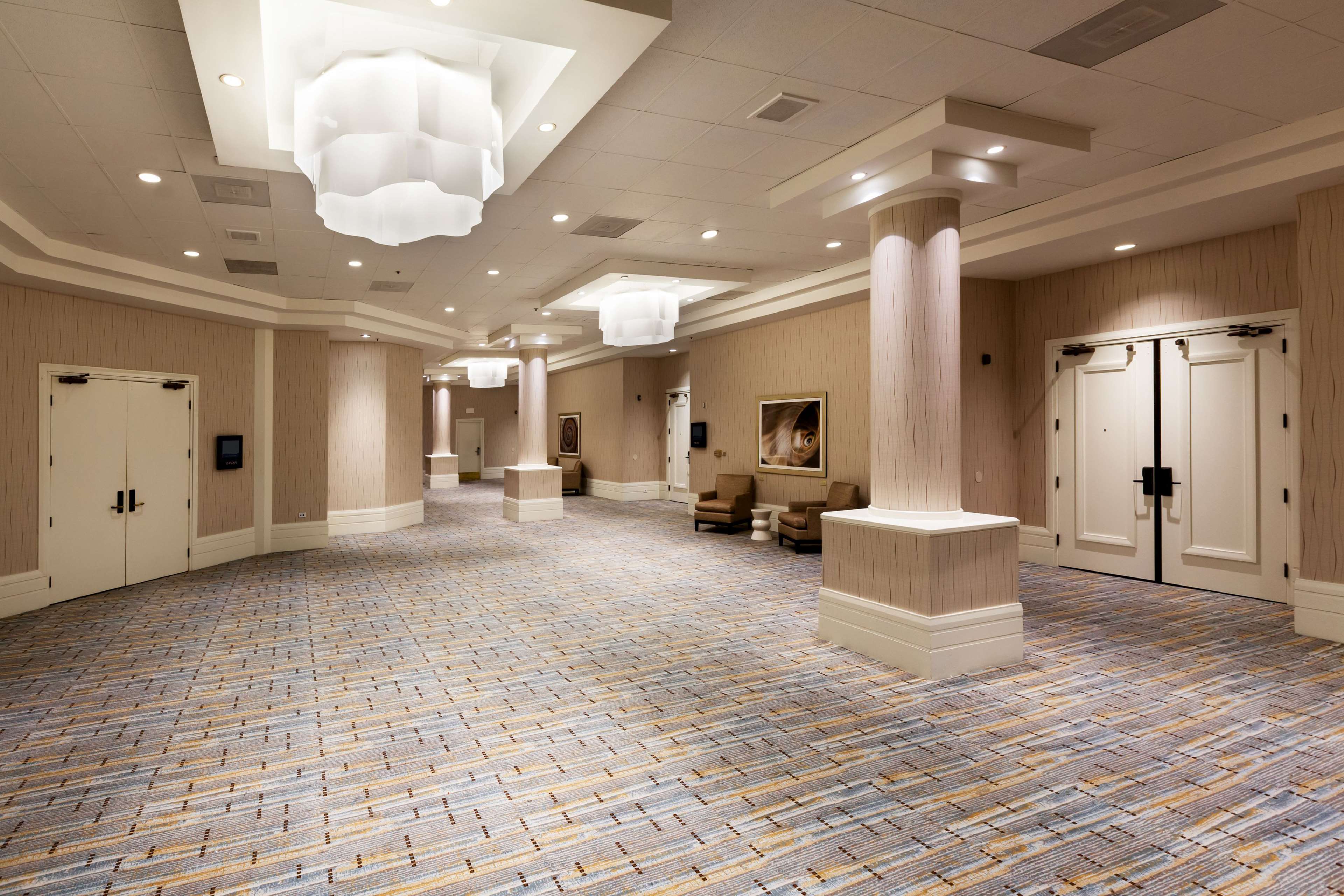 Фото Sonesta Redondo Beach & Marina