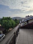 V Balaklave Guest House (Прохладная улица, 3А), hotel