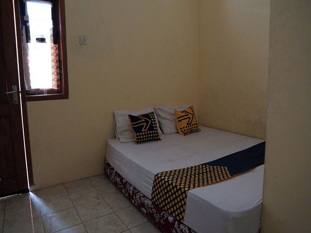 Фото Spot On 92666 Rumah Kos Arafah Syariah