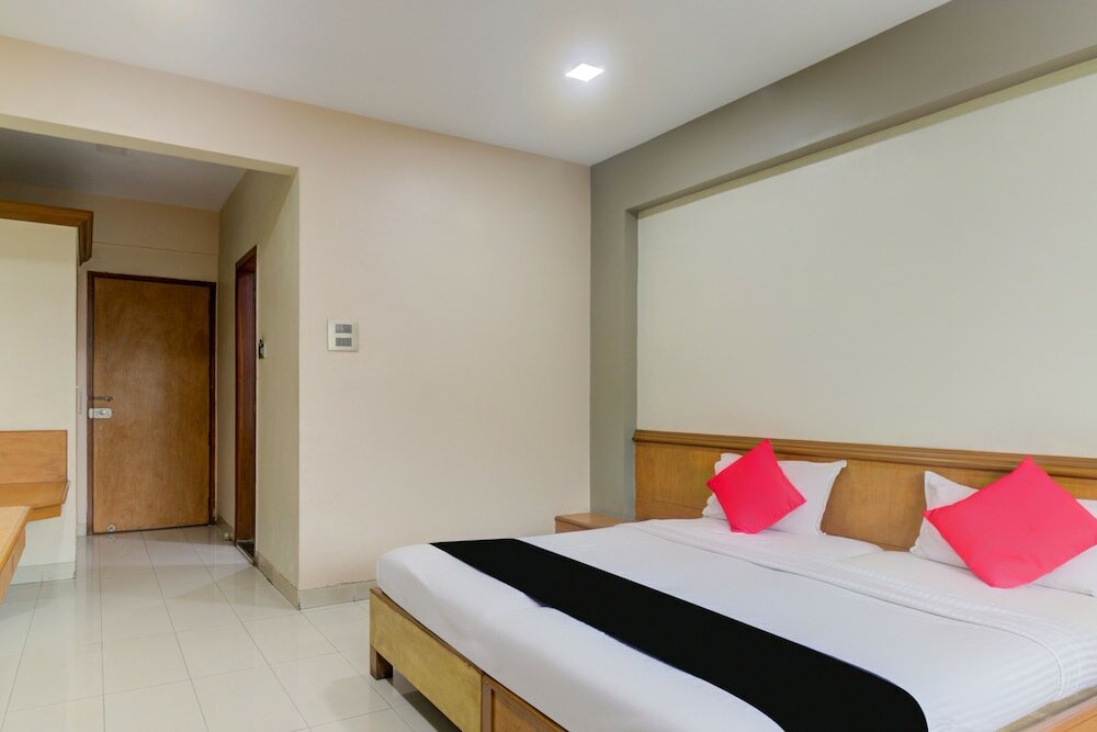 Фото Capital O 45621 Tuliipstays Hotel Ashok Bhiwandi