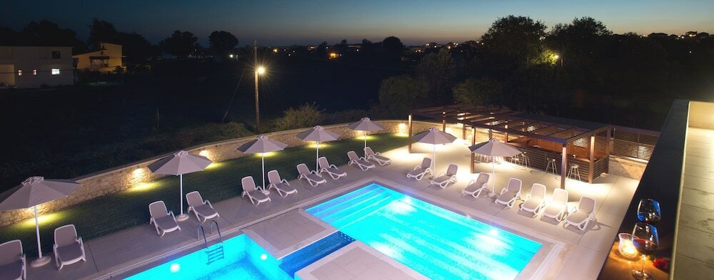 Фото Niriides Luxury Villas