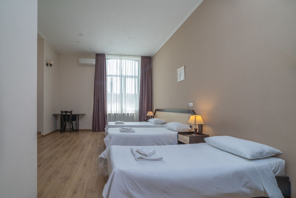 Фото 146405643499