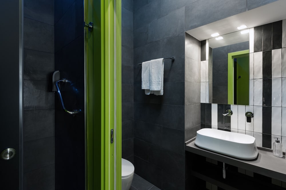 Фото Circle In The Square