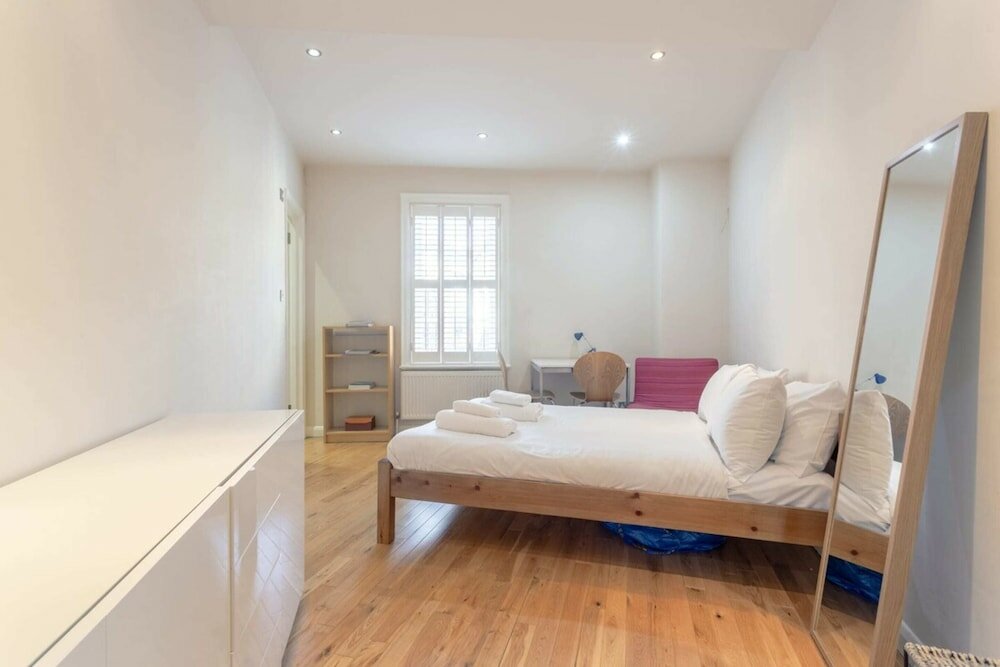 Фото Fantastic 2 Bedroom Apartment in Central London