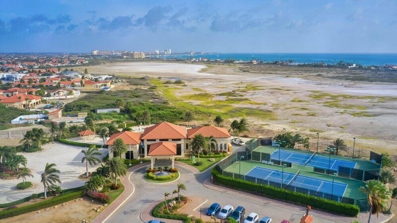 Апартаменты 2br 3ba Gym Pools 24 7 Security Restaurant в Ноорде