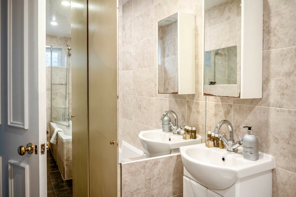 Фото Charming Wandsworth Common Flat