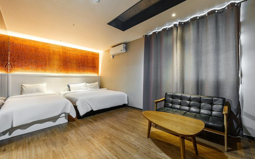 Фото Tiamo Hotel Yeosu