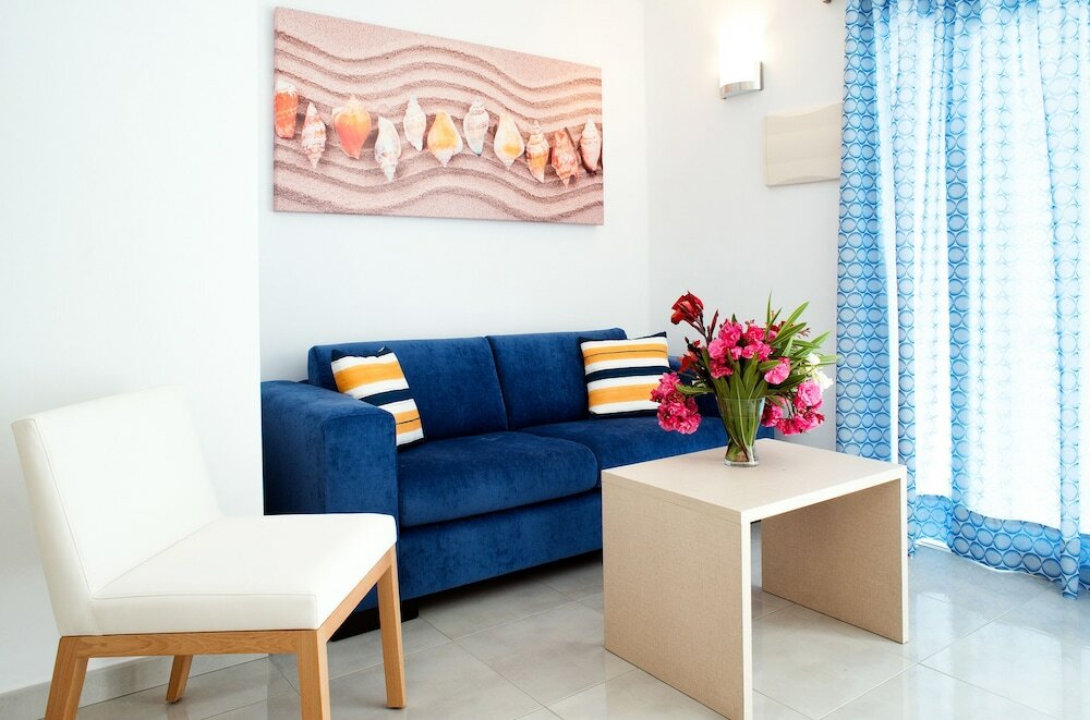 Фото Apartamentos Livvo Oasis