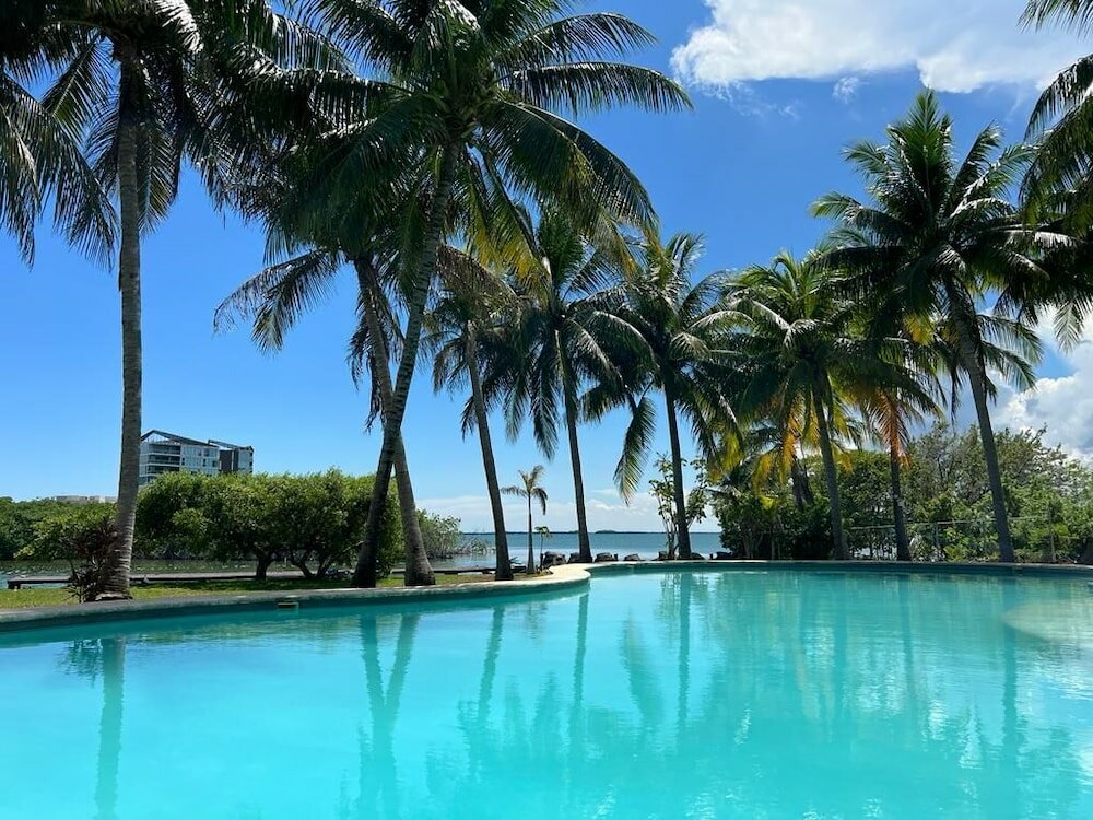 Фото Waterfront Condo Hotel Zone