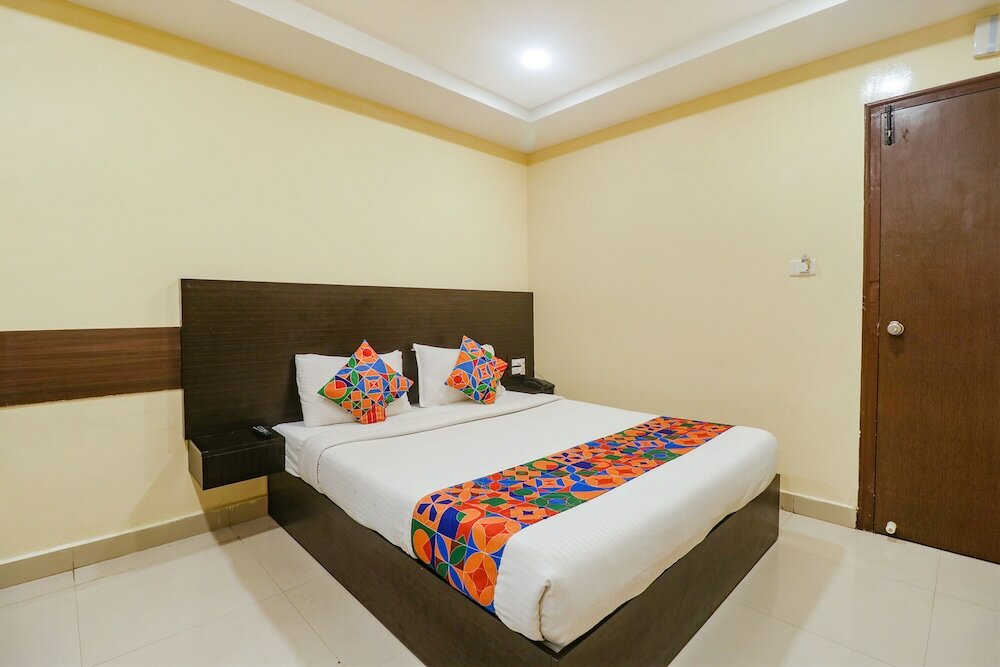 Фото Fabhotel Champion Residency