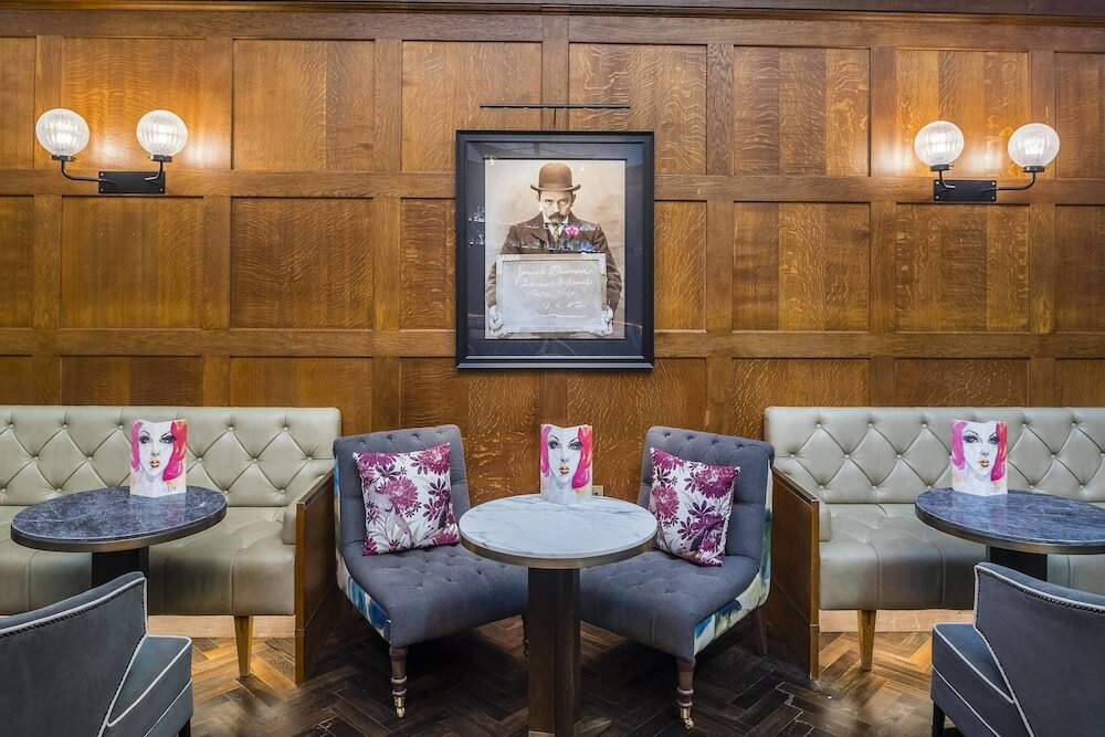 Фото The Dixon Autograph Collection