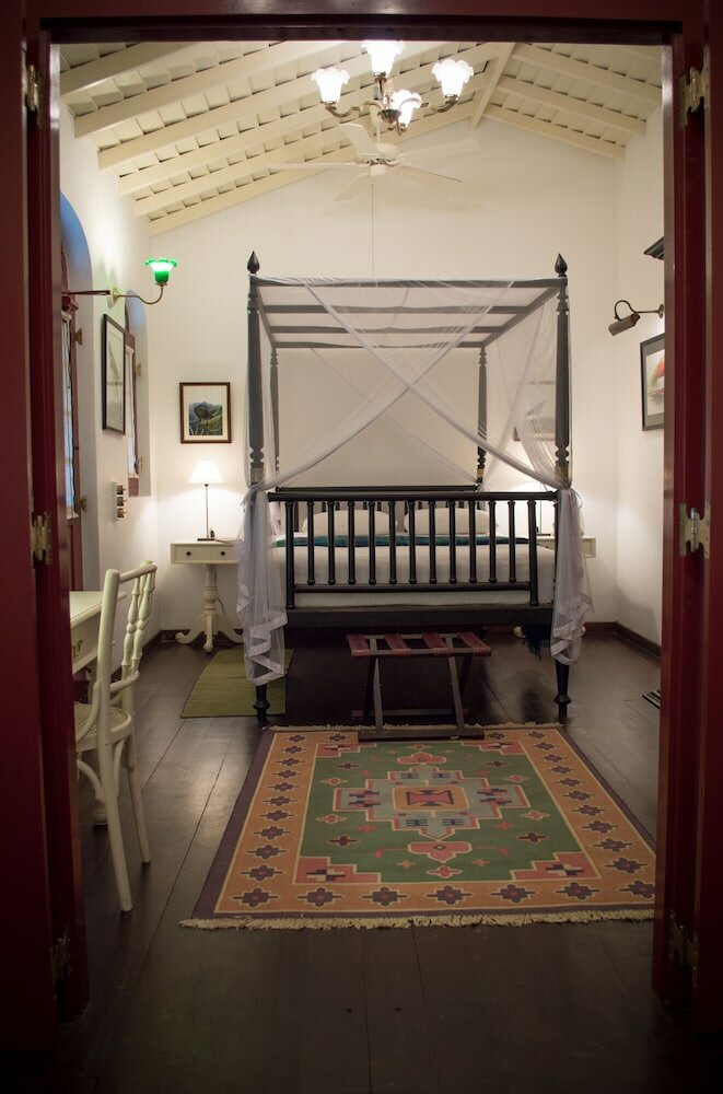 Фото Royal Bar & Hotel