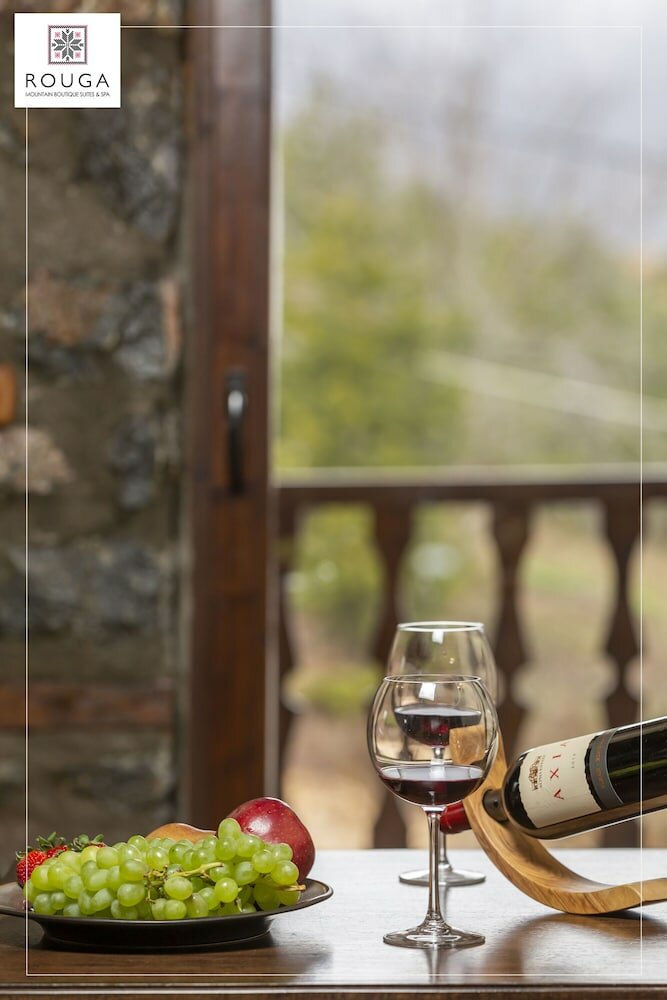 Фото Rouga Mountain Boutique Suites & SPA