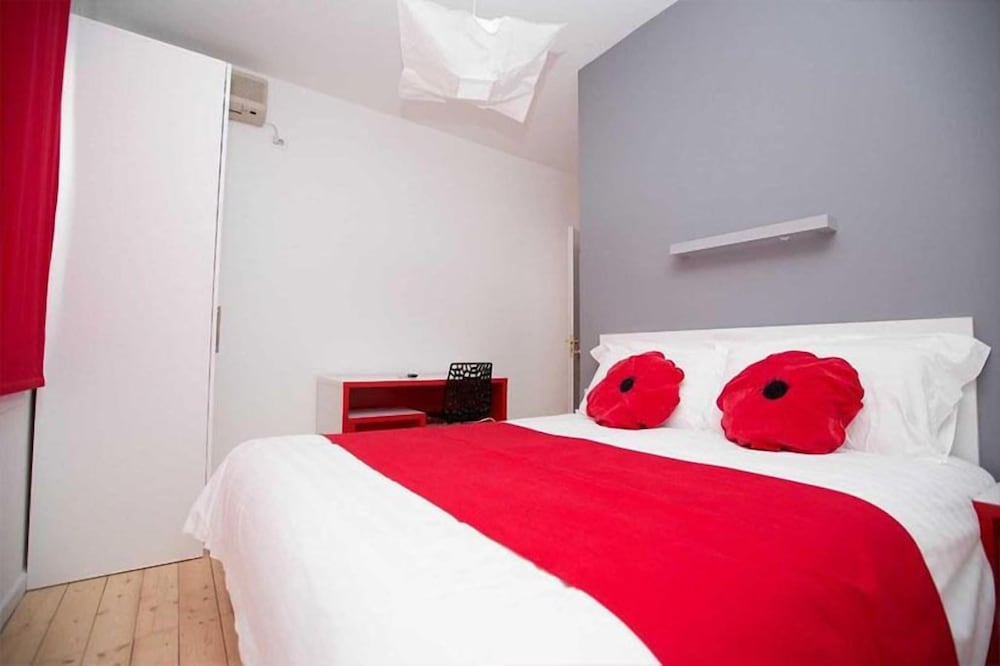 Фото Отель Liqeni Tirana