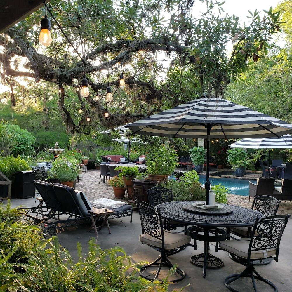 Фото Cedar Oaks Inn The Bath House