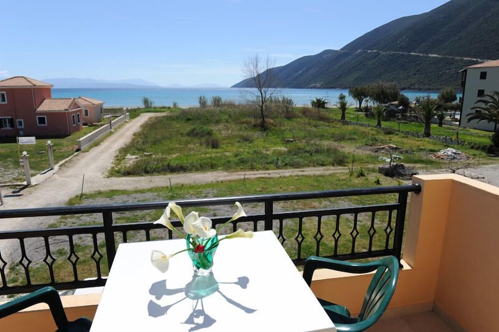 Фото Calypso Luxury Studios