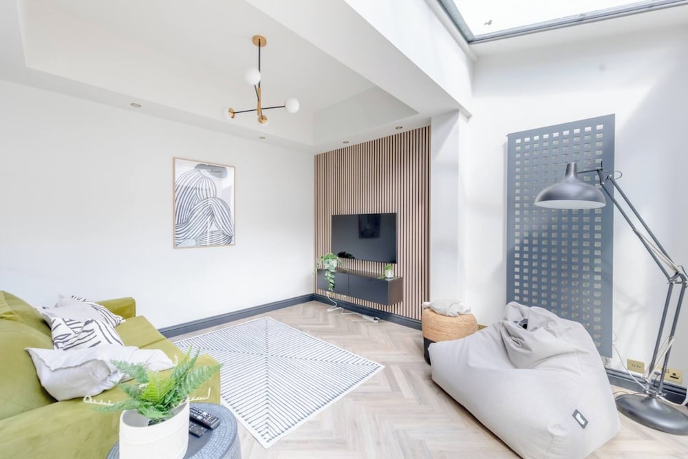 Фото Contemporary Elegance - 2bd Flat, Clapham!