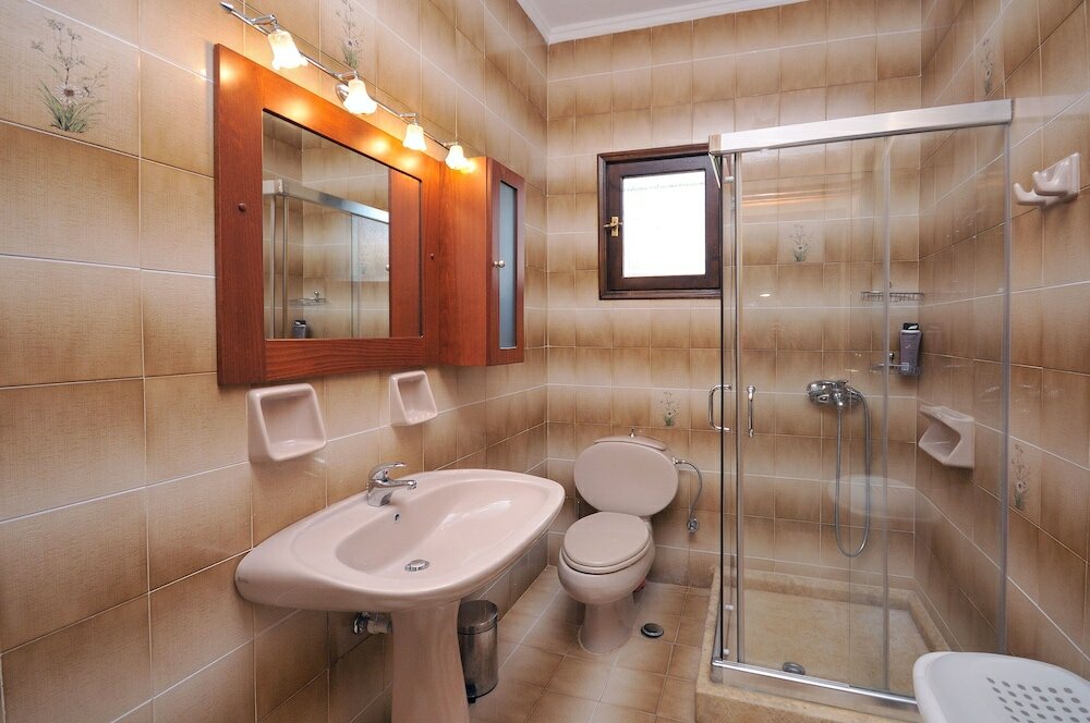 Фото Family Maisonette with Pool near Beach