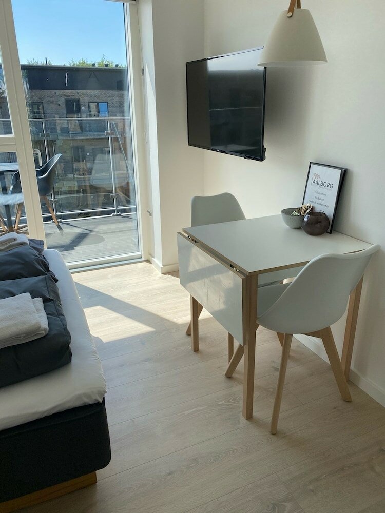 Фото Aalborg Hotel Apartments