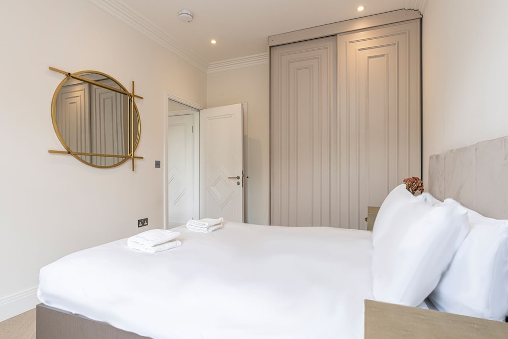 Фото Luxury Apartments Near Harrods and the Science Museum