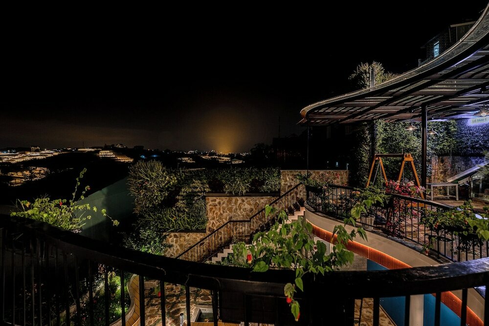 Фото Canary Dalat Hotel