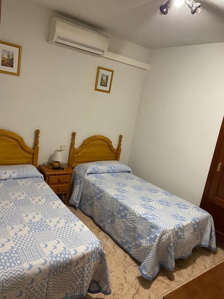 Фото Hostal Hermanos Sánchez