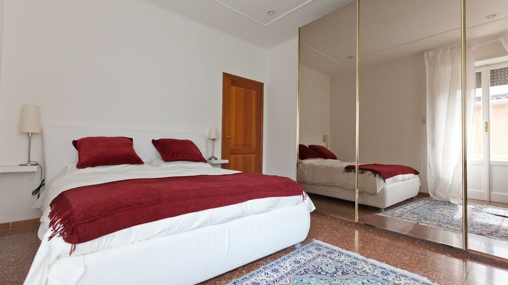 Фото Rental In Rome Pateras Balcony Apartment