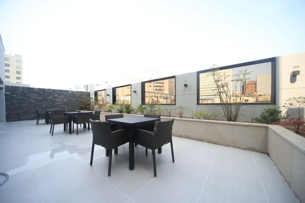 Фото Brown Dot Hotel Beomil