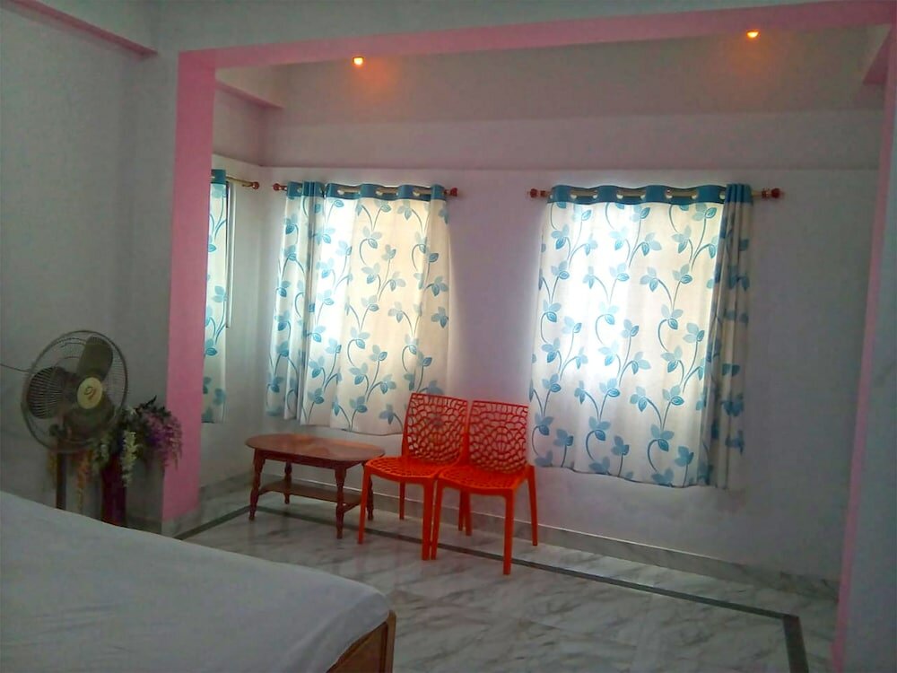 Фото Spot On 44288 Maharaja Palace