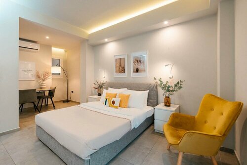 Phaedrus Living: City Center Zenonos Suite