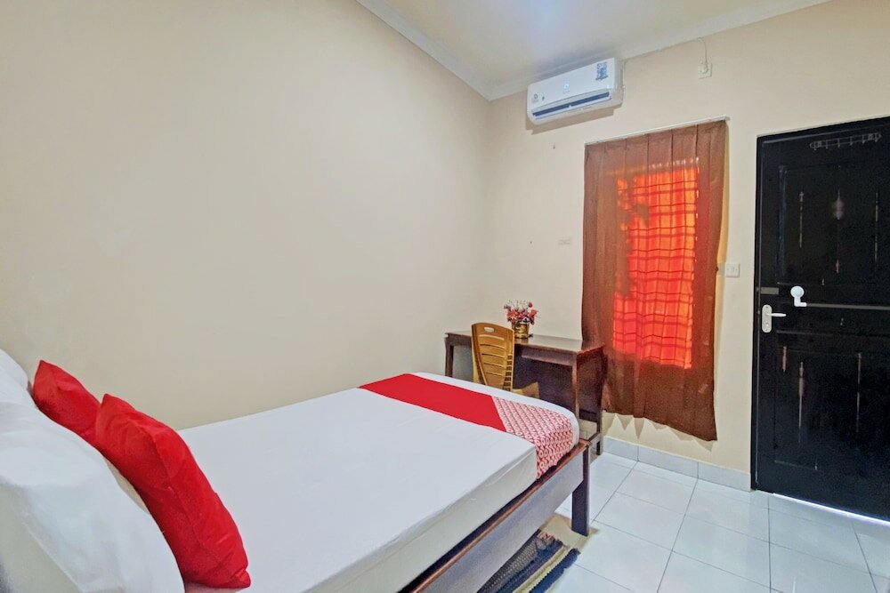 Фото Oyo 92961 Amor Kost