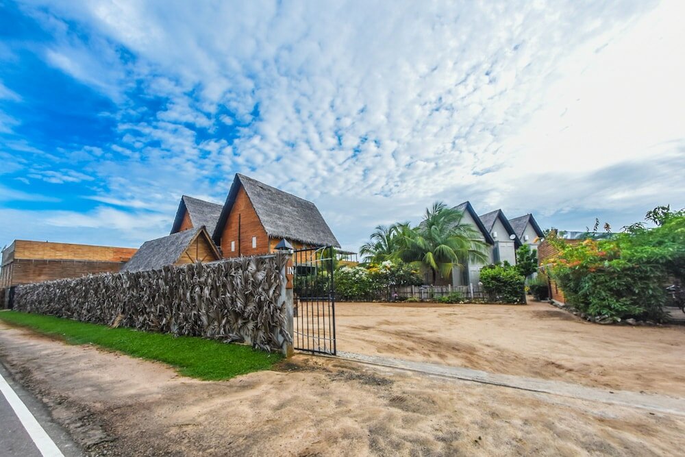 Фото Maalu Maalu Resort & SPA Pasikuda