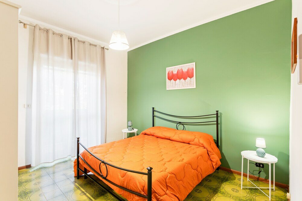 Фото Roomy And Bright Apartment With Balconies X6